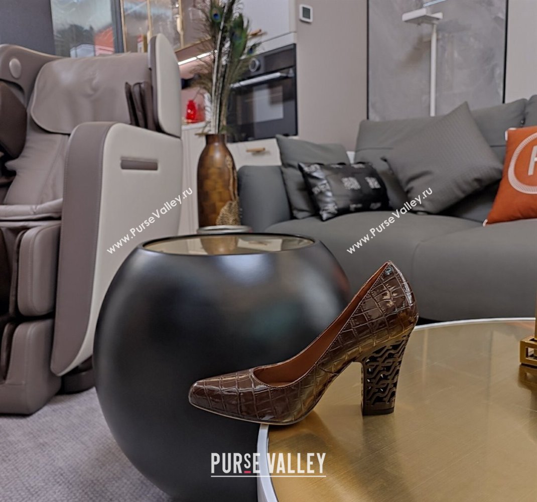 Fendi cut-out Heel 9cm Pumps in crocodile Print Coffee 2024 (SS-23121324)