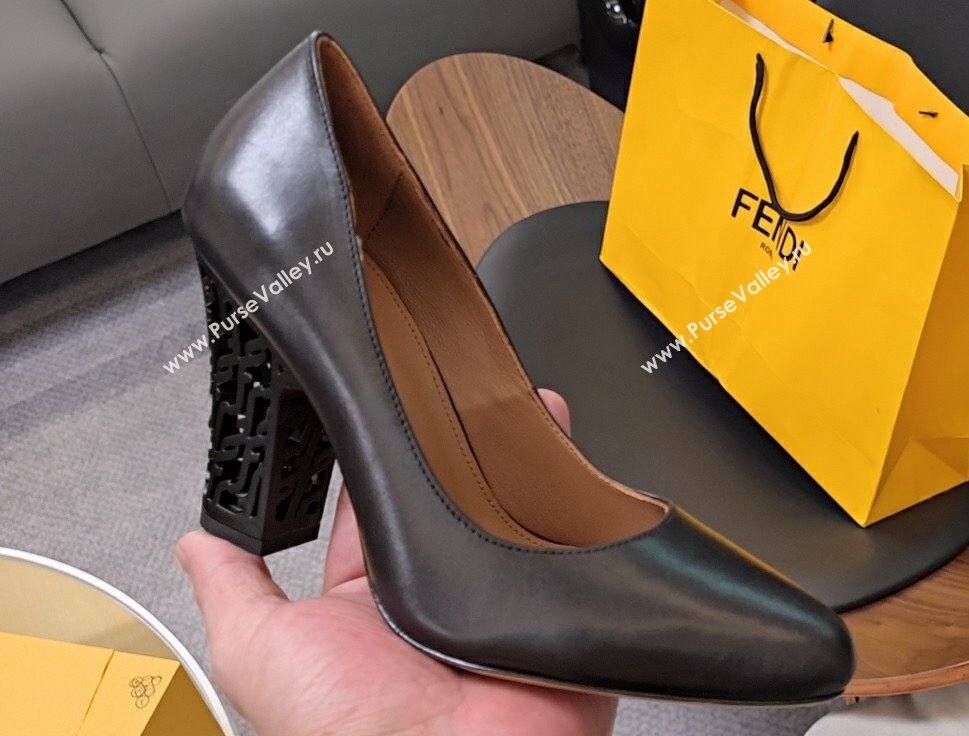 Fendi cut-out Heel 9cm Pumps in Leather Black 2024 (SS-23121326)
