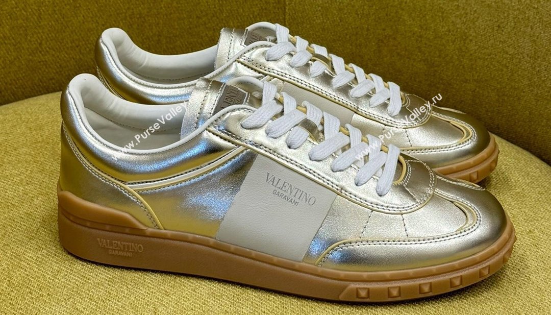 Valentino Upvillage Women/Men low top Sneakers in calfskin leather with band 01 2024 (kaola-23121321)