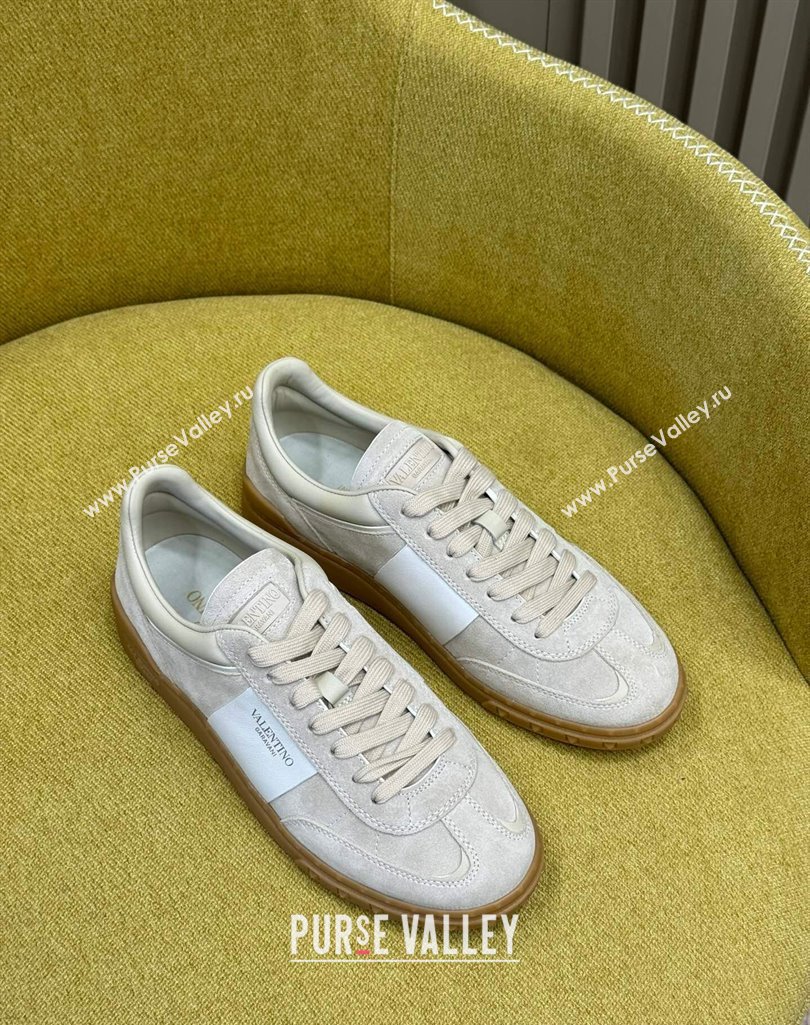 Valentino Upvillage Women/Men low top Sneakers in calfskin leather with band 08 2024 (kaola-23121328)