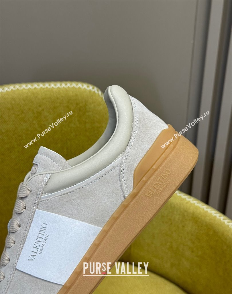 Valentino Upvillage Women/Men low top Sneakers in calfskin leather with band 08 2024 (kaola-23121328)