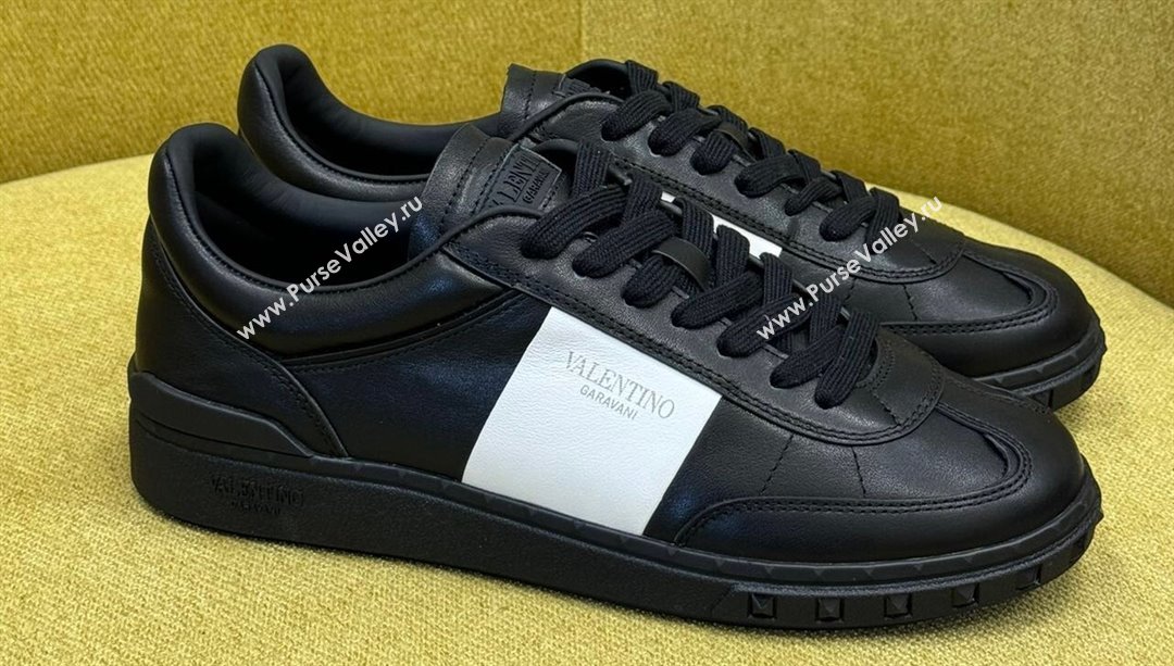 Valentino Upvillage Women/Men low top Sneakers in calfskin leather with band 04 2024 (kaola-23121324)