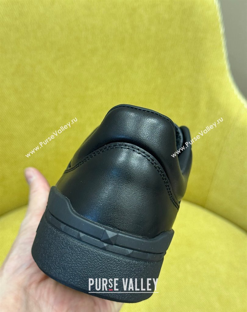 Valentino Upvillage Women/Men low top Sneakers in calfskin leather with band 04 2024 (kaola-23121324)