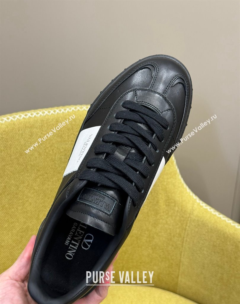Valentino Upvillage Women/Men low top Sneakers in calfskin leather with band 04 2024 (kaola-23121324)
