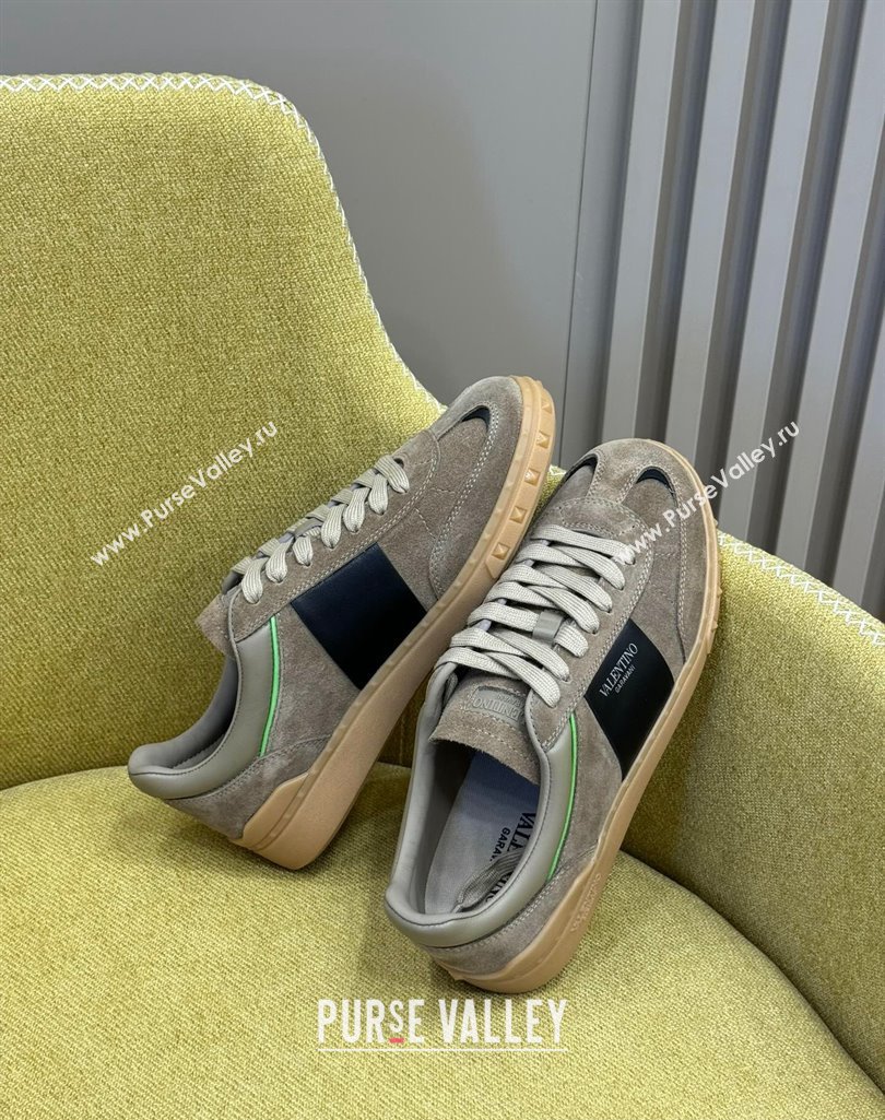 Valentino Upvillage Women/Men low top Sneakers in calfskin leather with band 09 2024 (kaola-23121329)