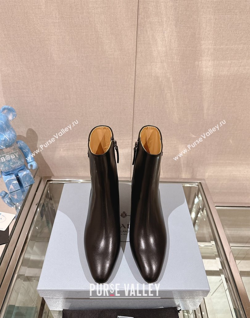 Prada Leather booties Black with Enameled metal triangle logo 1T192N 2024 (siyate-23121904)