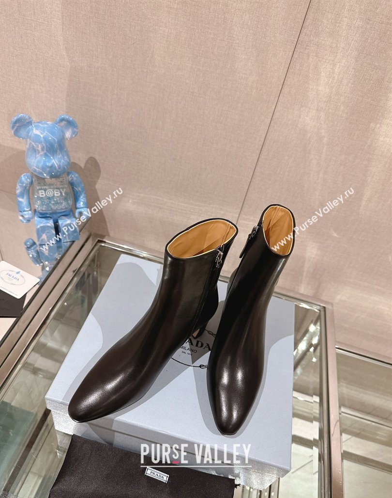 Prada Leather booties Black with Enameled metal triangle logo 1T192N 2024 (siyate-23121904)