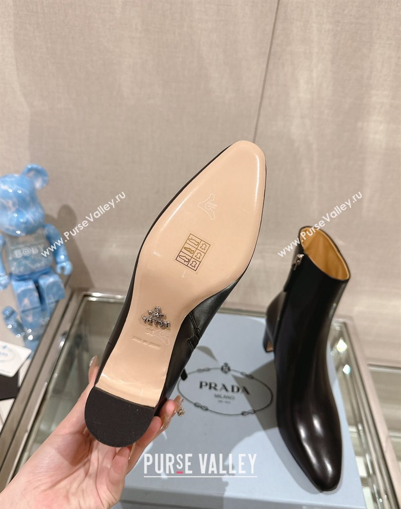 Prada Leather booties Black with Enameled metal triangle logo 1T192N 2024 (siyate-23121904)