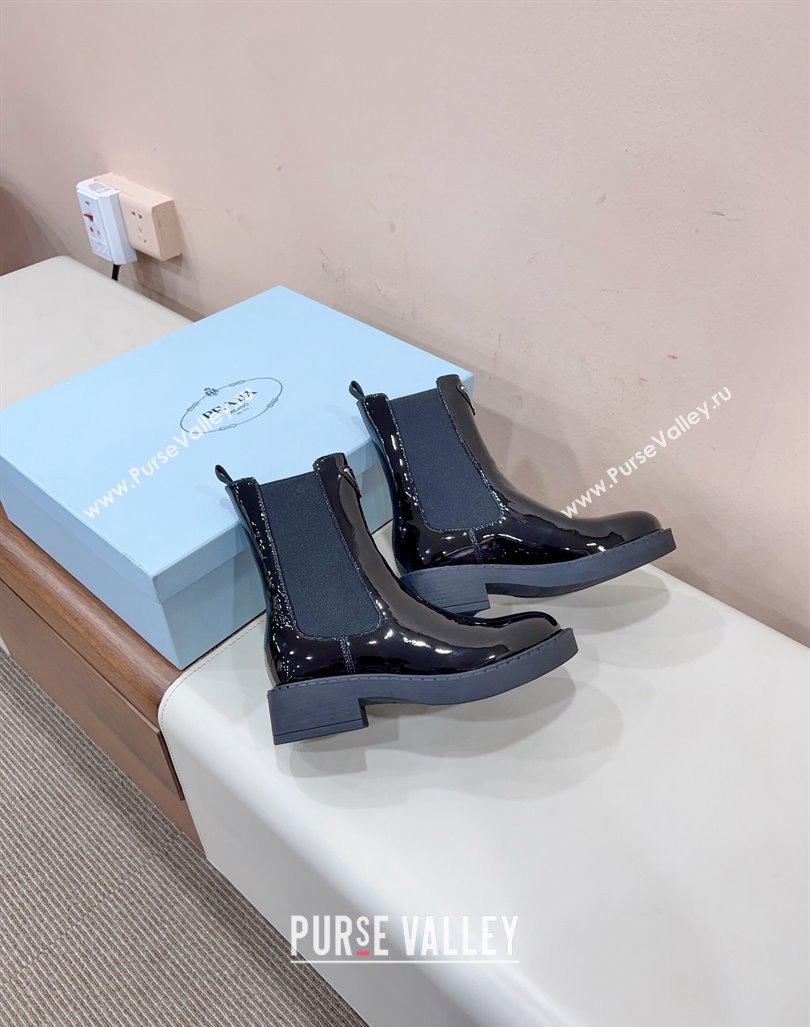 Prada Patent leather booties Black with Enameled metal triangle logo 1U251N 2024 (siyate-23121914)