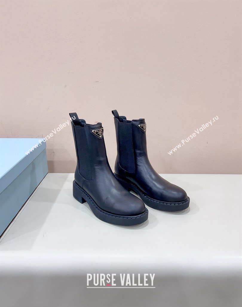 Prada leather booties Black with Enameled metal triangle logo 1U251N 2024 (siyate-23121915)