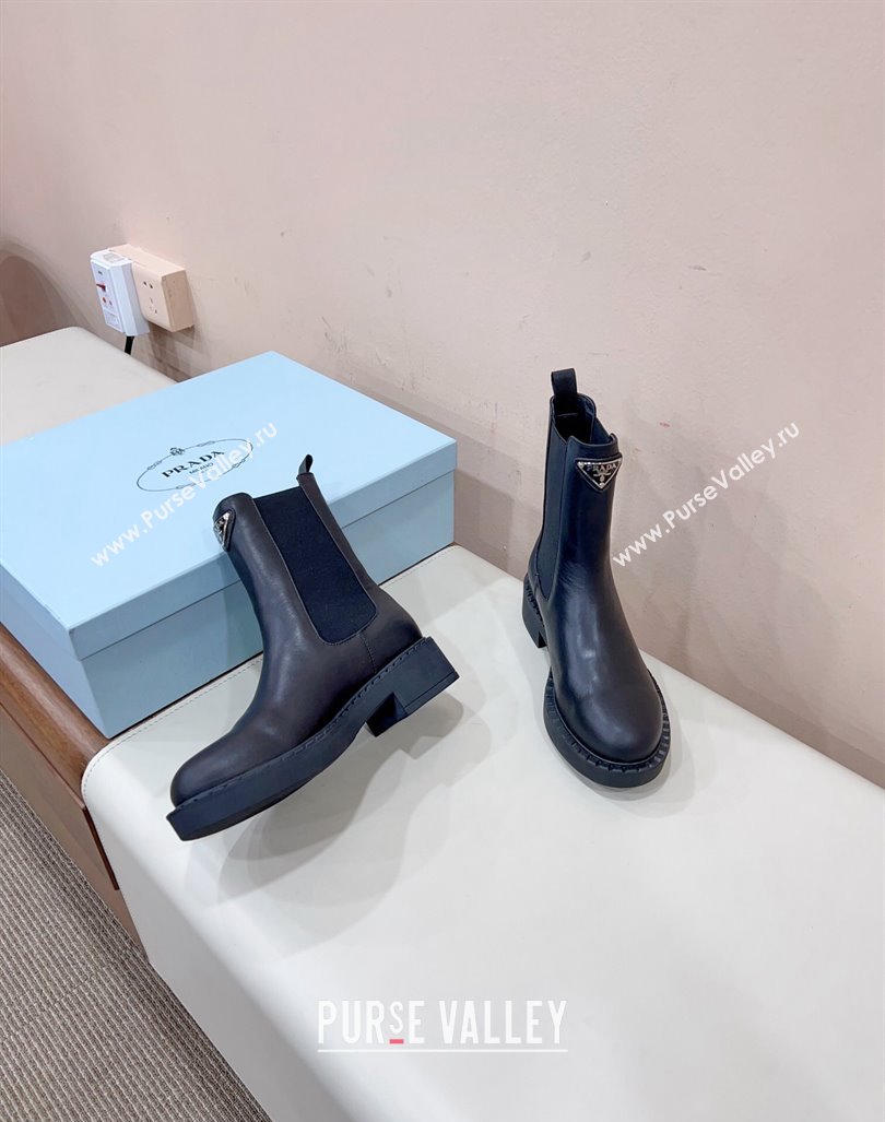 Prada leather booties Black with Enameled metal triangle logo 1U251N 2024 (siyate-23121915)