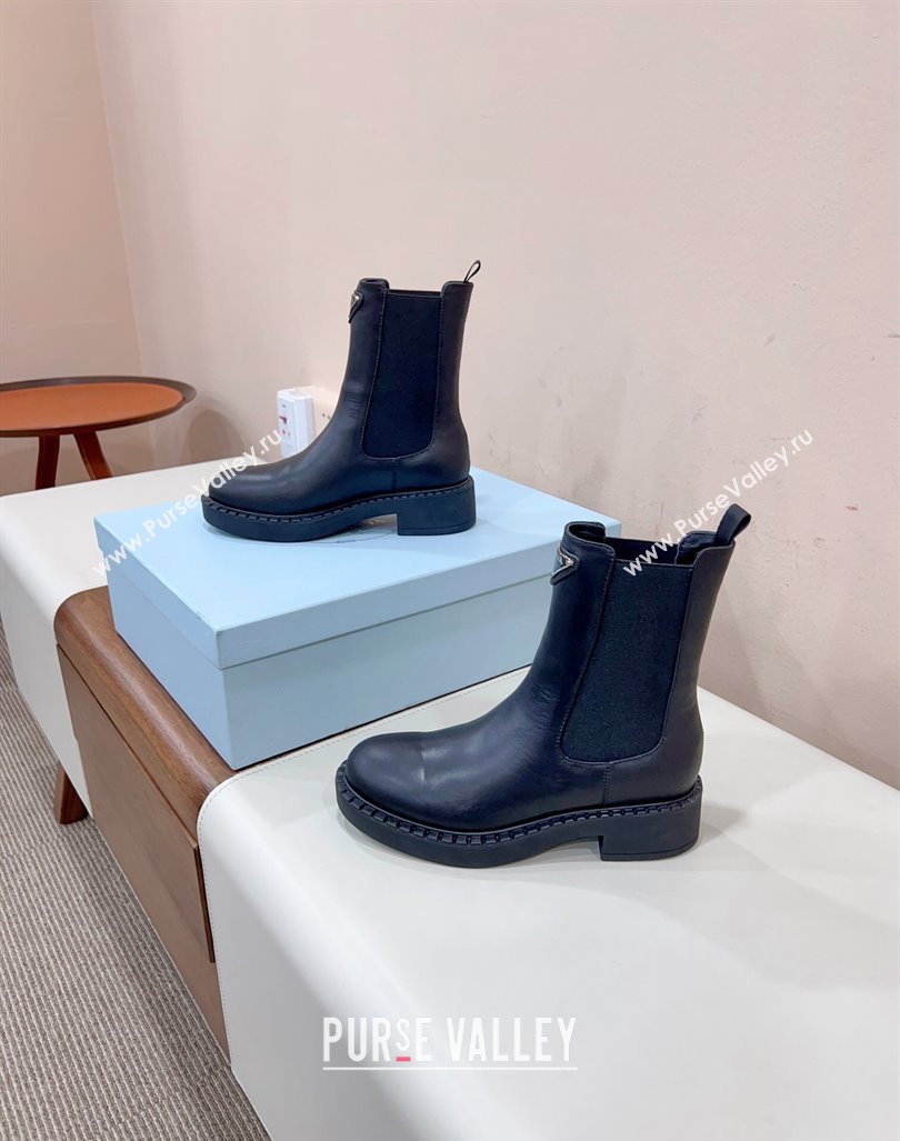 Prada leather booties Black with Enameled metal triangle logo 1U251N 2024 (siyate-23121915)