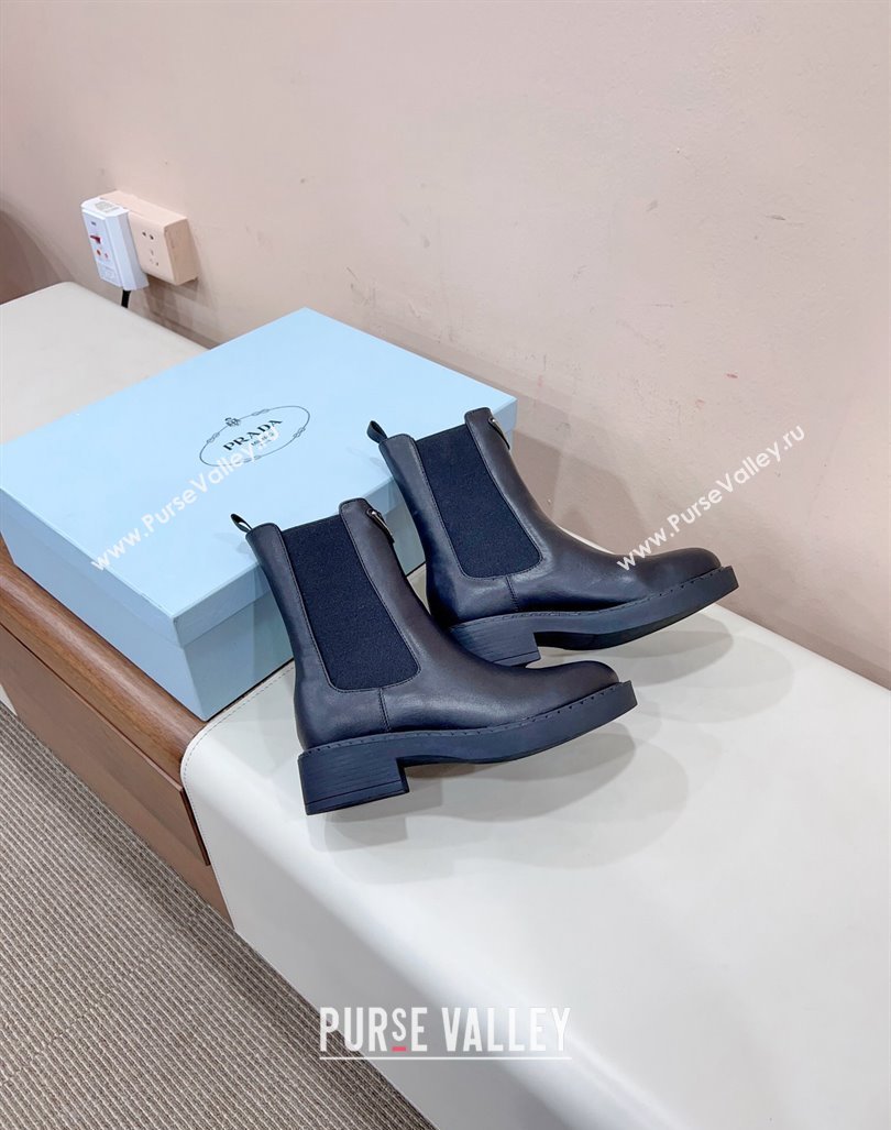 Prada leather booties Black with Enameled metal triangle logo 1U251N 2024 (siyate-23121915)