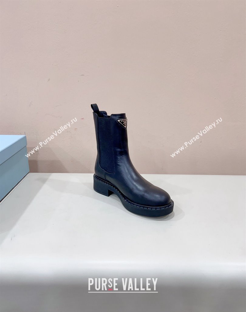 Prada leather booties Black with Enameled metal triangle logo 1U251N 2024 (siyate-23121915)