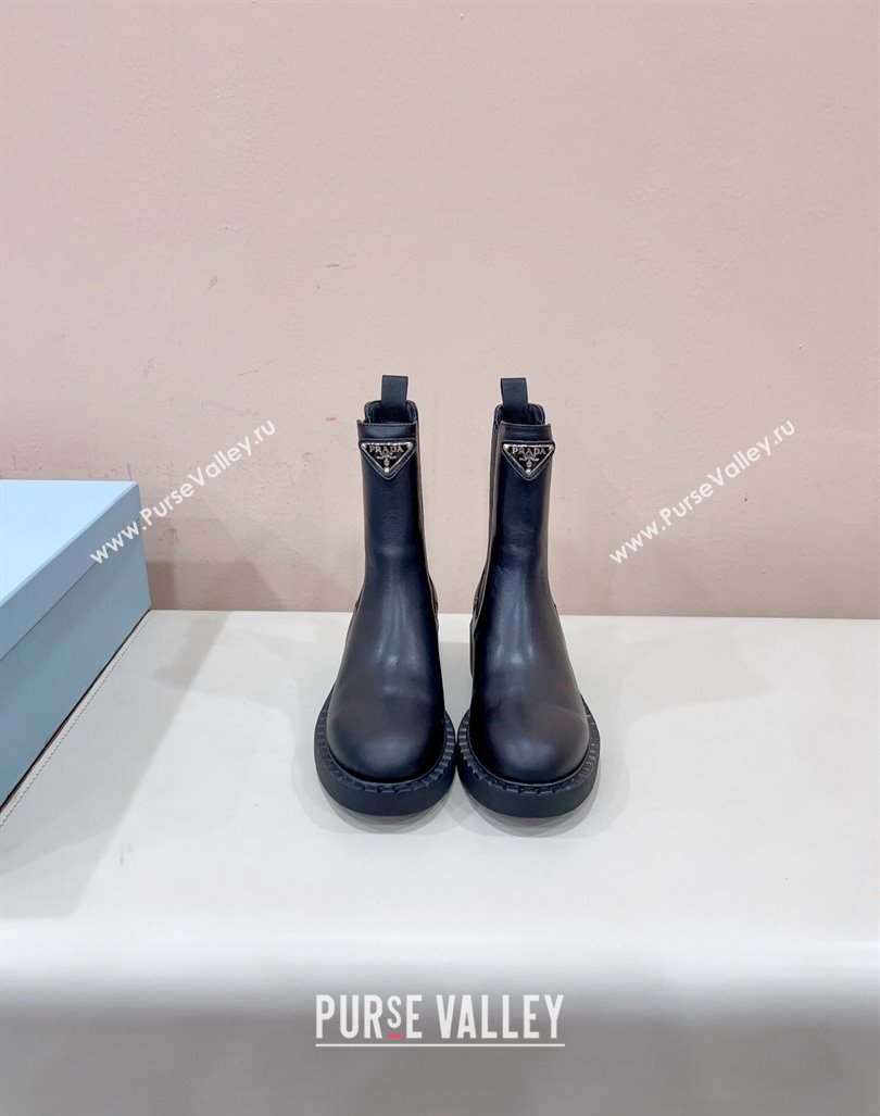 Prada leather booties Black with Enameled metal triangle logo 1U251N 2024 (siyate-23121915)