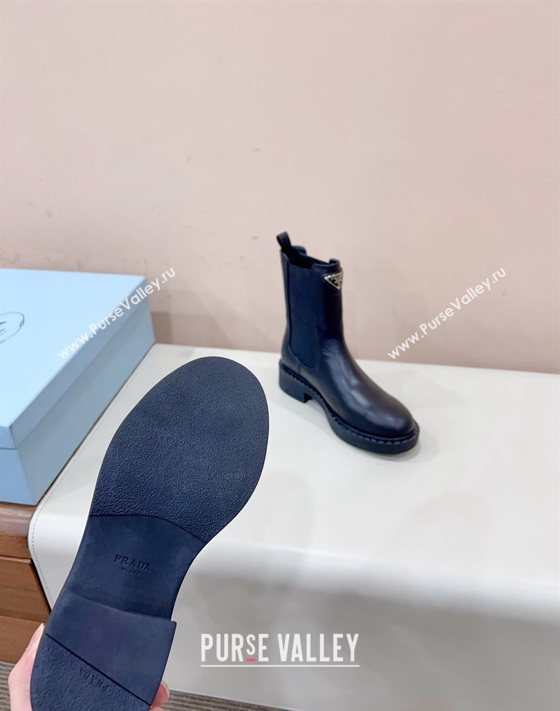 Prada leather booties Black with Enameled metal triangle logo 1U251N 2024 (siyate-23121915)