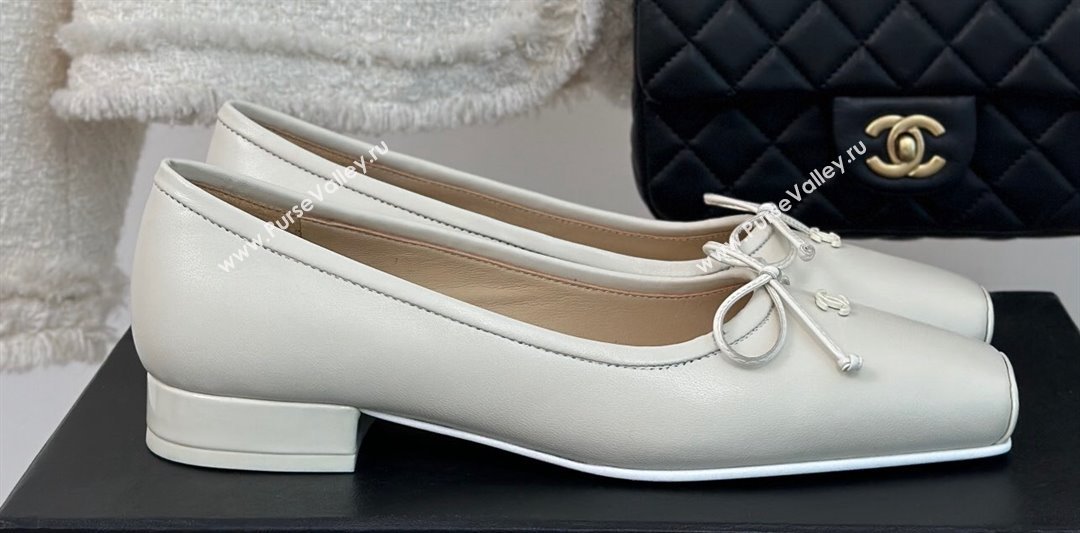 Chanel Vintage CC Logo and Bow Ballet Flats Leather White 2024 (modeng-23121516)