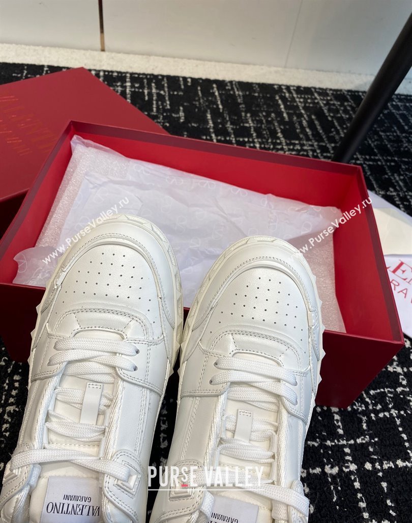 Valentino Freedots Low Top calfskin leather Women/Men Sneakers 06 2024 (danni-23121906)