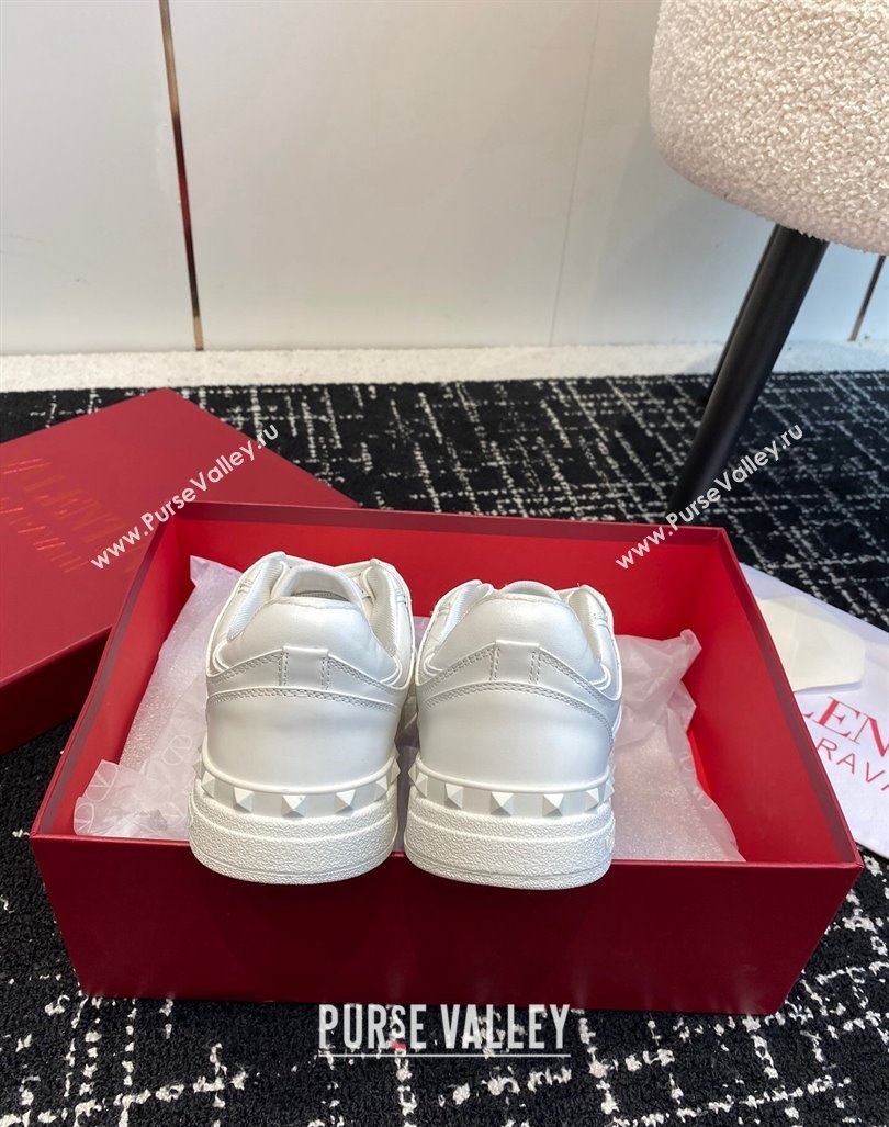 Valentino Freedots Low Top calfskin leather Women/Men Sneakers 06 2024 (danni-23121906)