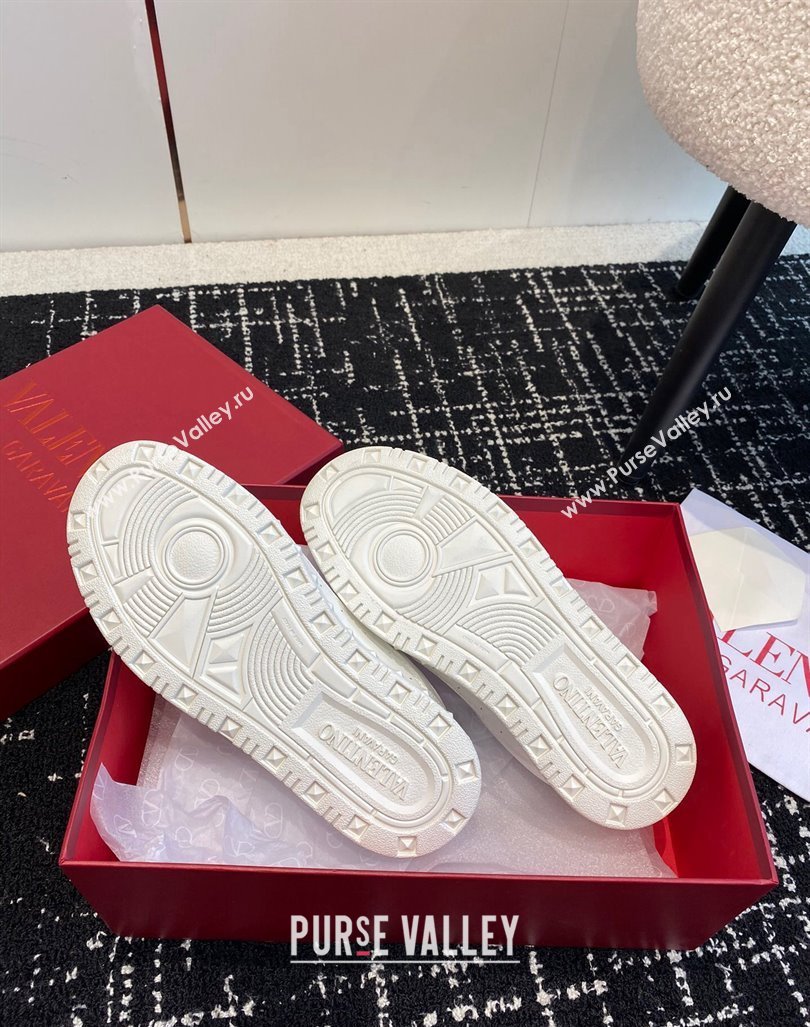 Valentino Freedots Low Top calfskin leather Women/Men Sneakers 06 2024 (danni-23121906)