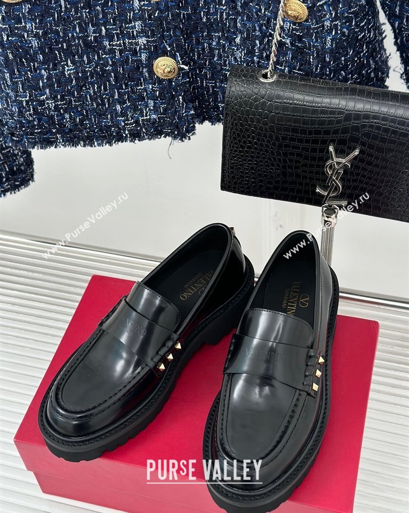 Valentino Rockstud calfskin loafers Black 2024 (clf-23121904)