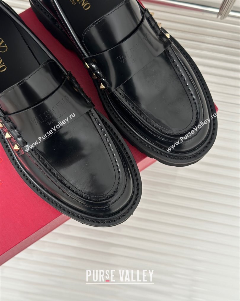 Valentino Rockstud calfskin loafers Black 2024 (clf-23121904)