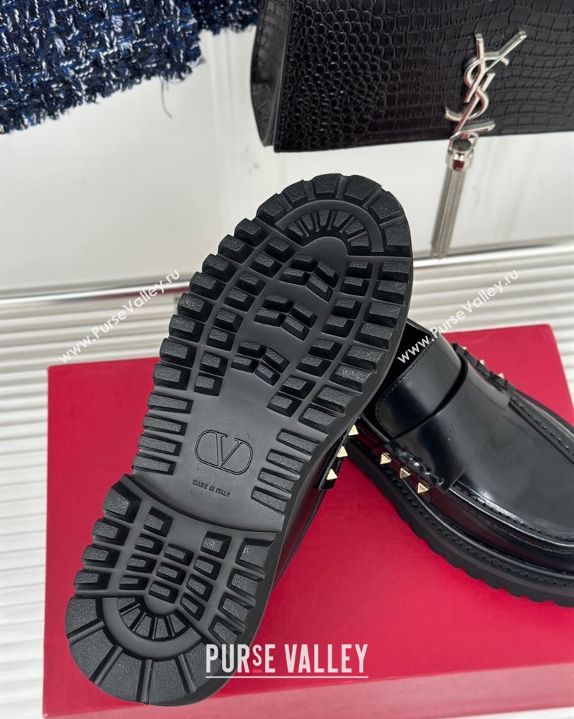 Valentino Rockstud calfskin loafers Black 2024 (clf-23121904)