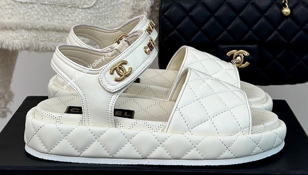 Chanel Heel 4cm Logo and Quilting Lambskin Beach Sandals White 2024 (modeng-23121520)