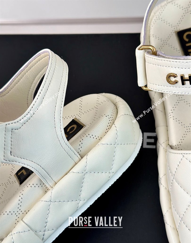 Chanel Heel 4cm Logo and Quilting Lambskin Beach Sandals White 2024 (modeng-23121520)