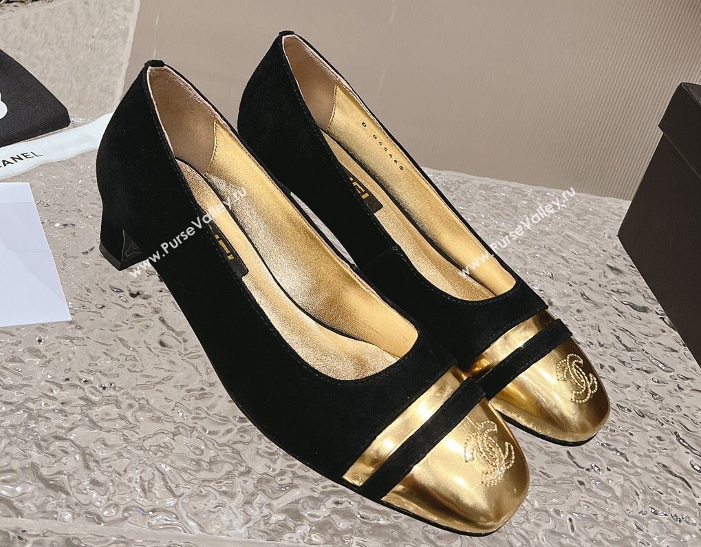 Chanel Heel 5cm CC Logo Black Suede and Gold Leather Pumps 2024 (modeng-23121527)