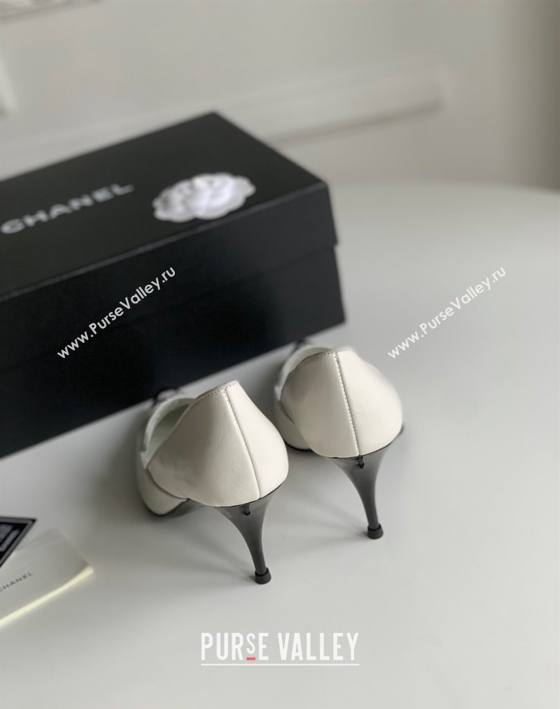 Chanel Heel 8cm Crystal CC Logo Vintage Pumps in Lambskin White 2024 (modeng-23121504)