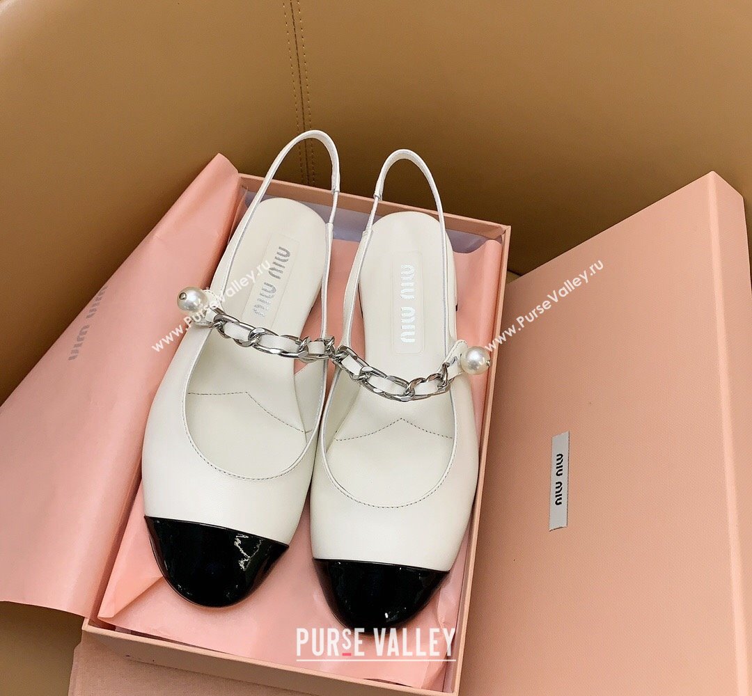 Miu Miu leather slingback pumps White/Patent Black with metal chain and pearl 2024 (kaola-23121902)