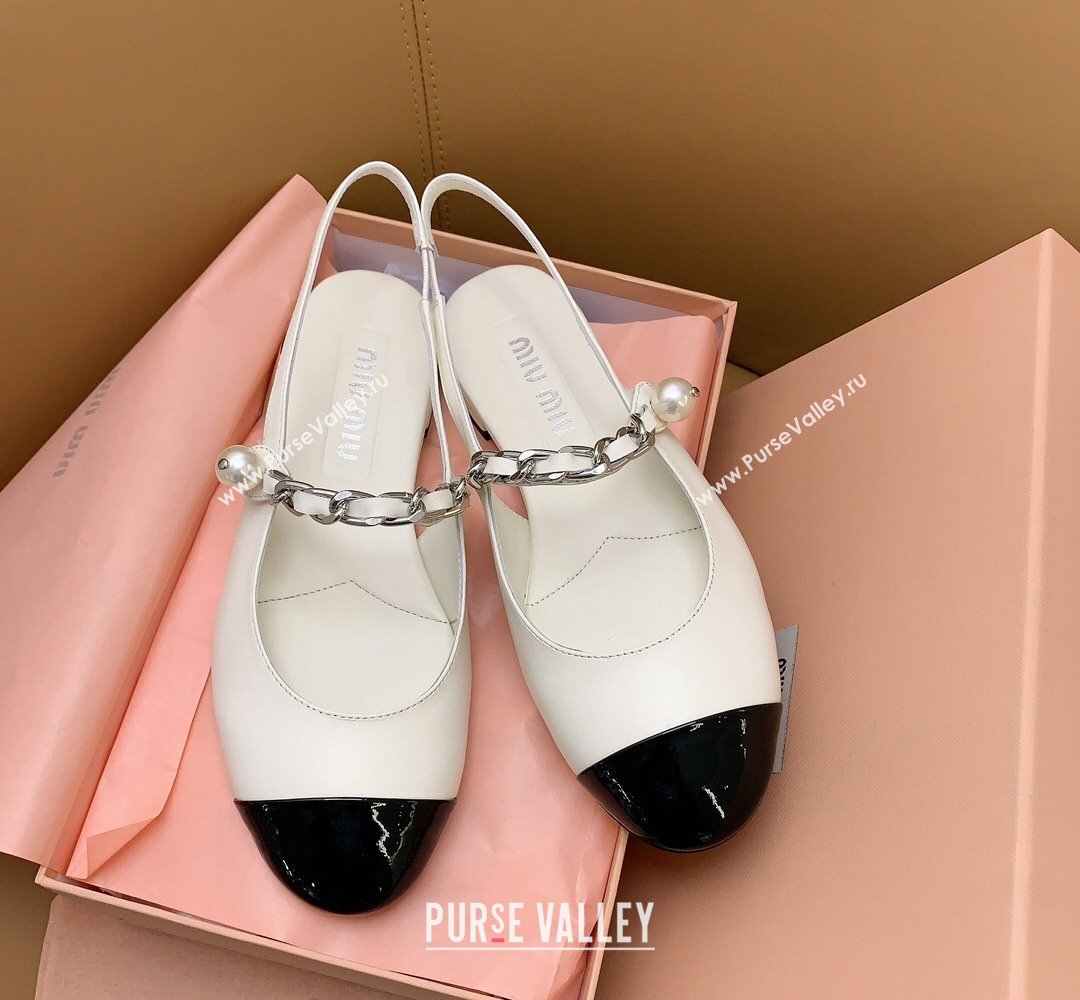 Miu Miu leather slingback pumps White/Patent Black with metal chain and pearl 2024 (kaola-23121902)