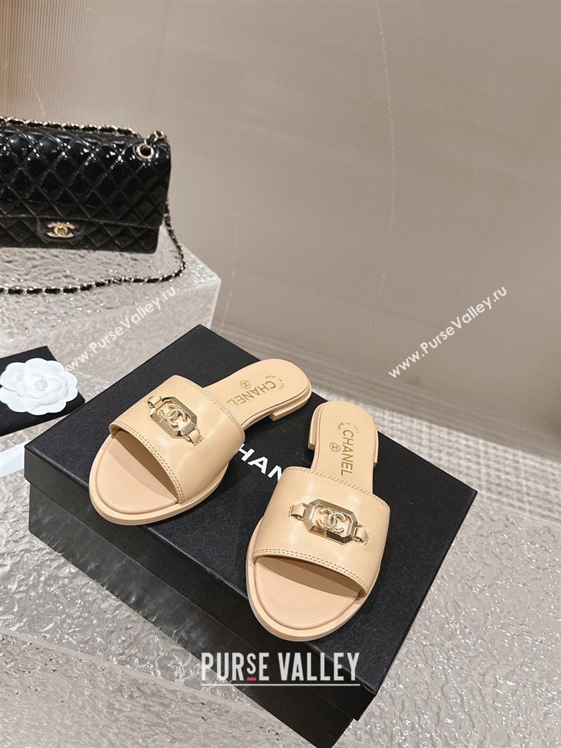 Chanel Shiny Calfskin Metal Mules G45172 Beige 2024 (modeng-23121908)