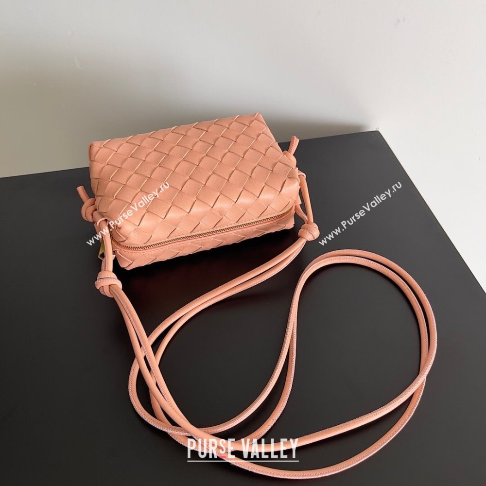 Bottega Veneta Mini Loop Camera Intrecciato leather cross-body Bag MACAROON 2024 (misu-23122012)