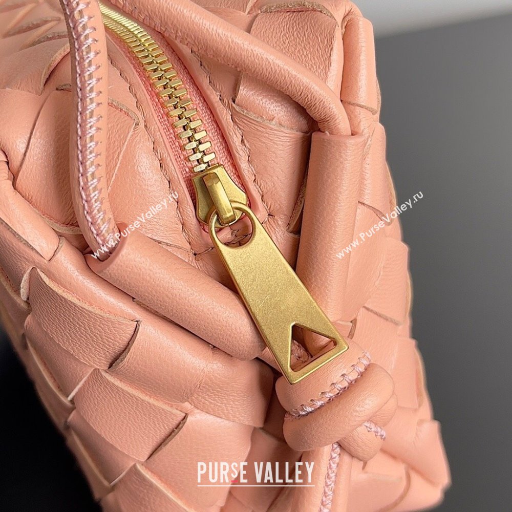 Bottega Veneta Mini Loop Camera Intrecciato leather cross-body Bag MACAROON 2024 (misu-23122012)