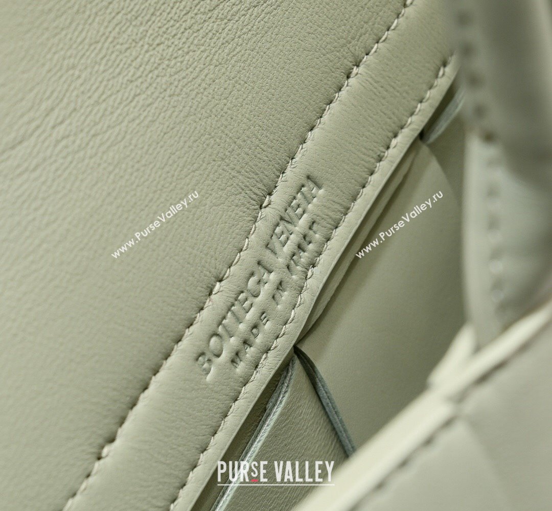 Bottega Veneta Mini East-West Arco Tote Intreccio leather bag with detachable strap TRAVERTINE 2024 (misu-23122038)