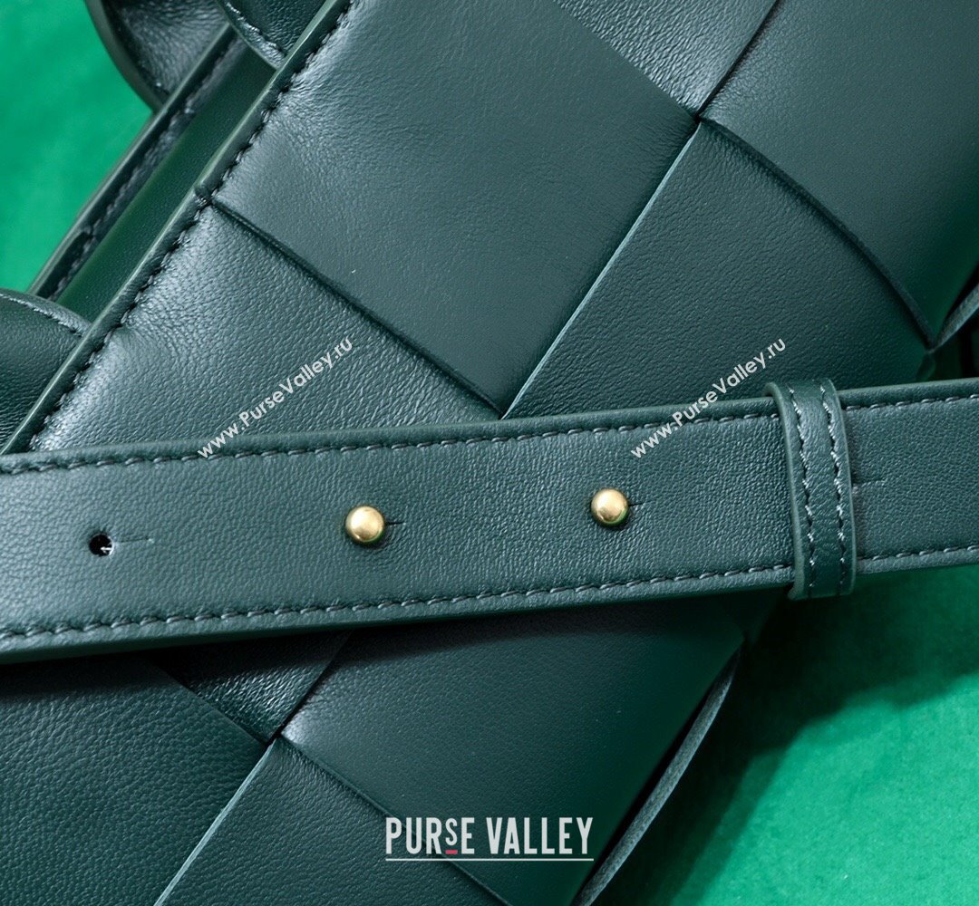 Bottega Veneta Mini East-West Arco Tote Intreccio leather bag with detachable strap EMERALD GREEN 2024 (misu-23122039)