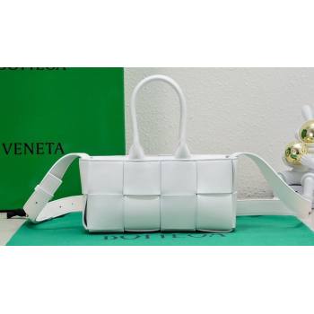 Bottega Veneta Mini East-West Arco Tote Intreccio leather bag with detachable strap White 2024 (misu-23122040)