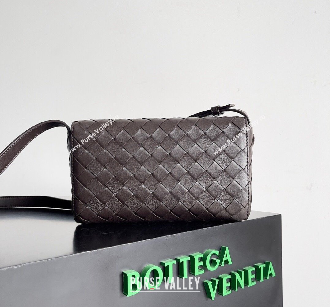 Bottega Veneta Mini Andiamo Cross-Body Intrecciato leather bag FONDANT with metallic knot closure 2024 (misu-23122032)