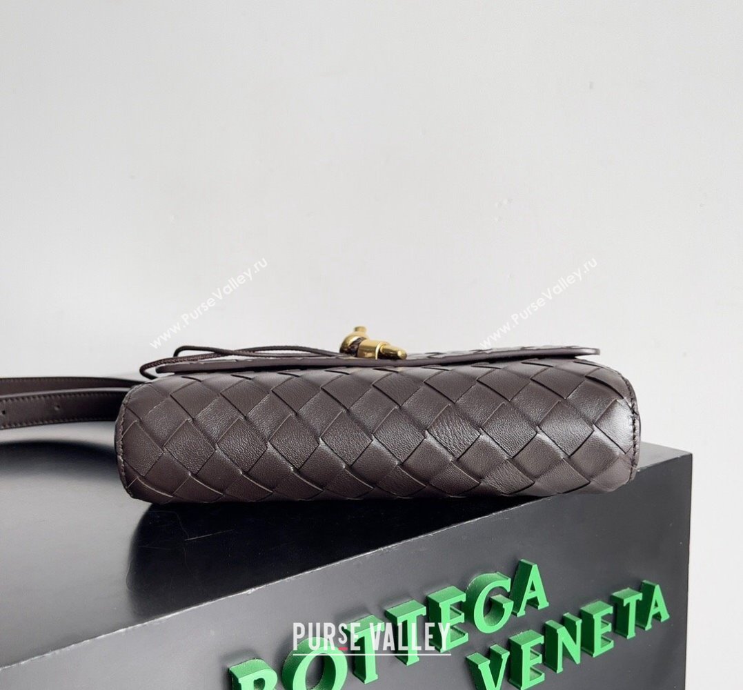 Bottega Veneta Mini Andiamo Cross-Body Intrecciato leather bag FONDANT with metallic knot closure 2024 (misu-23122032)