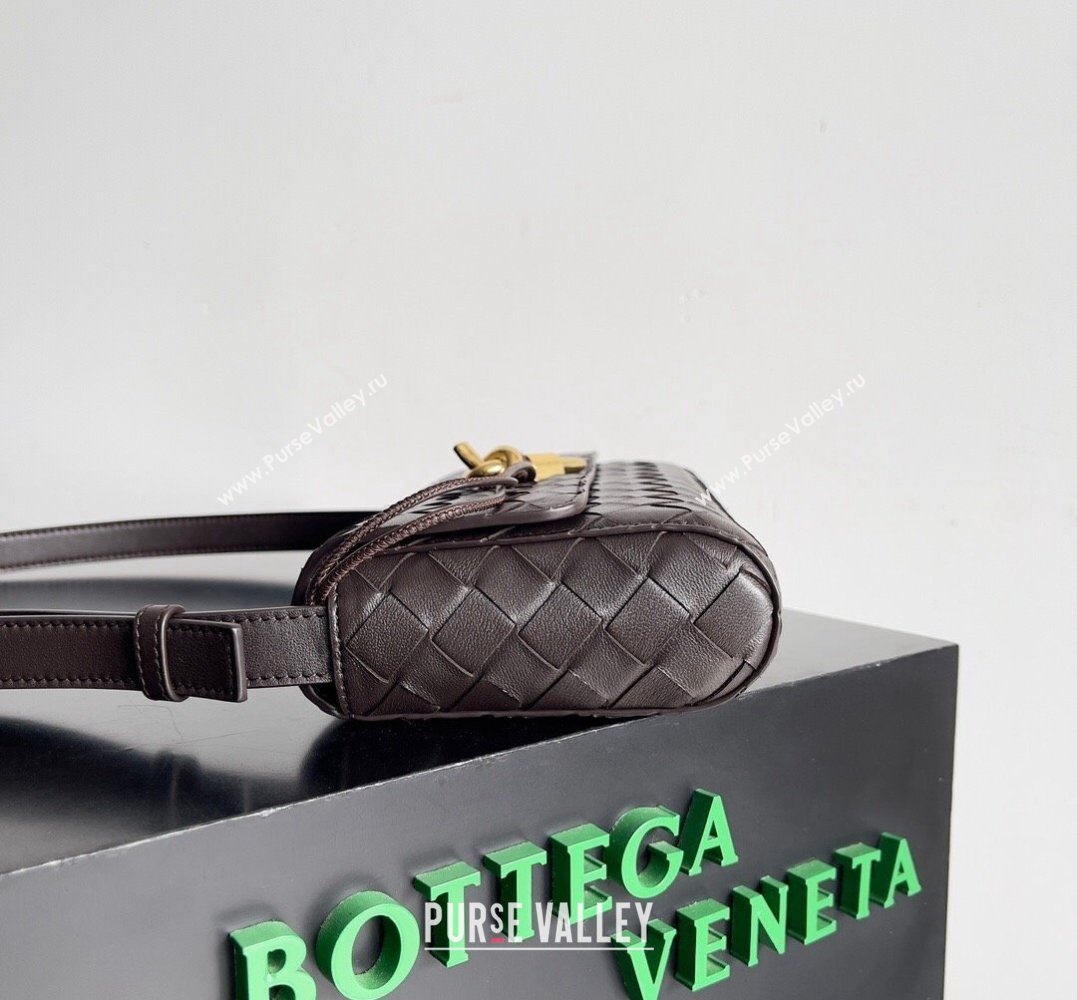 Bottega Veneta Mini Andiamo Cross-Body Intrecciato leather bag FONDANT with metallic knot closure 2024 (misu-23122032)