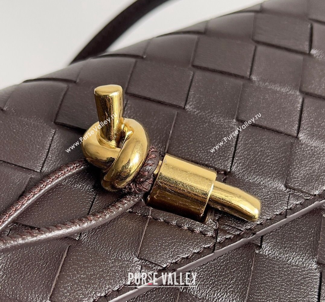 Bottega Veneta Mini Andiamo Cross-Body Intrecciato leather bag FONDANT with metallic knot closure 2024 (misu-23122032)