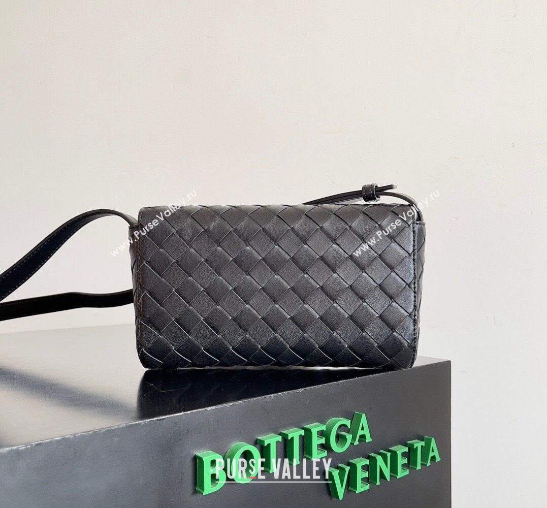 Bottega Veneta Mini Andiamo Cross-Body Intrecciato leather bag Black with metallic knot closure 2024 (misu-23122035)