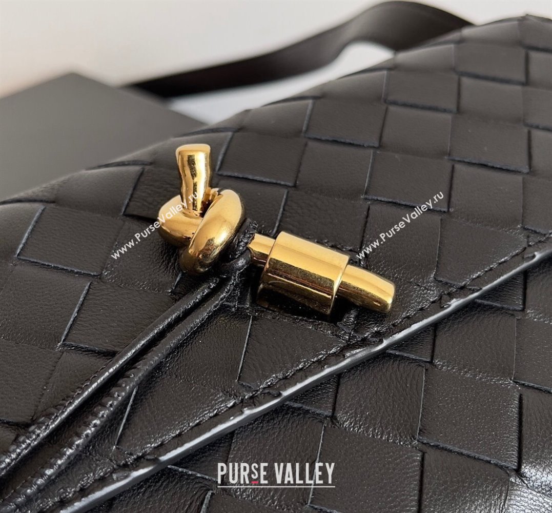 Bottega Veneta Mini Andiamo Cross-Body Intrecciato leather bag Black with metallic knot closure 2024 (misu-23122035)