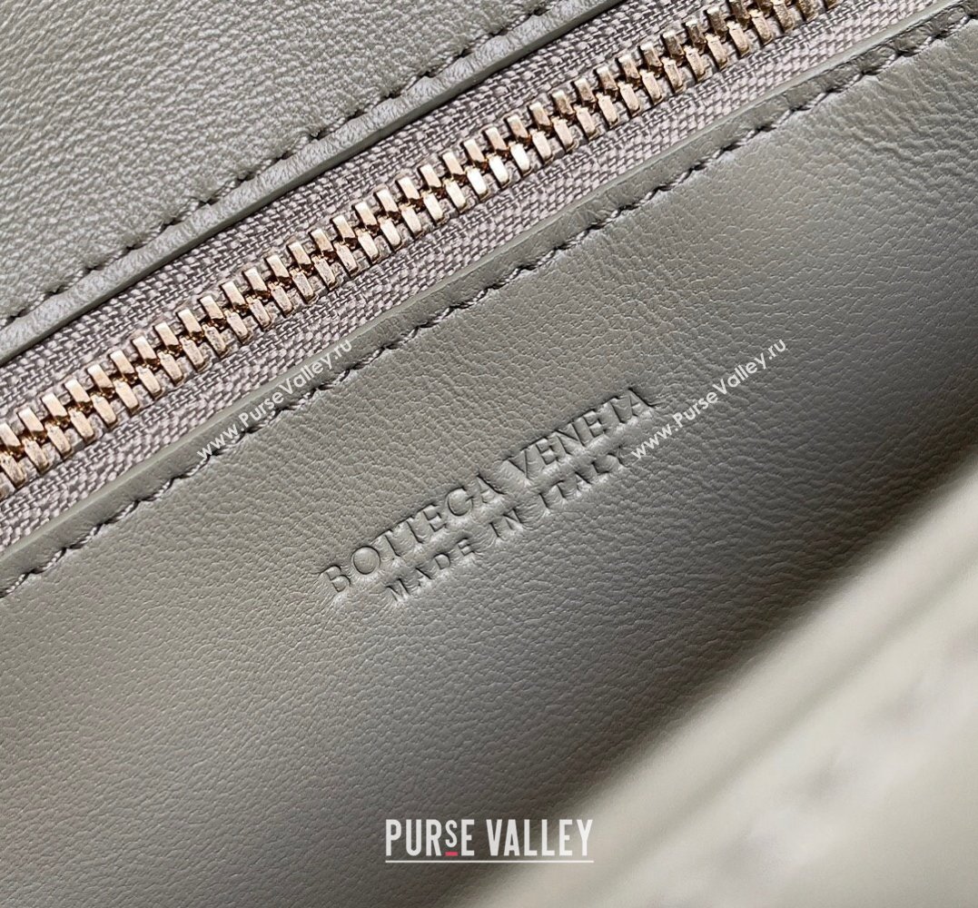 Bottega Veneta Mini Andiamo Cross-Body Intrecciato leather bag TRAVERTINE with metallic knot closure 2024 (misu-23122036)