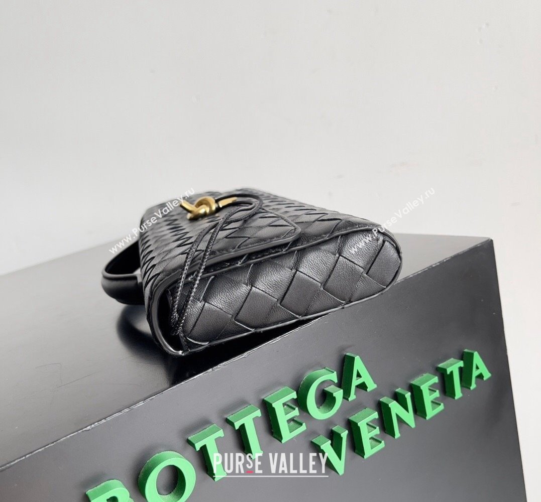 Bottega Veneta Long Clutch Andiamo With Handle Intrecciato leather bag Black with metallic knot closure 2024 (misu-23122028)
