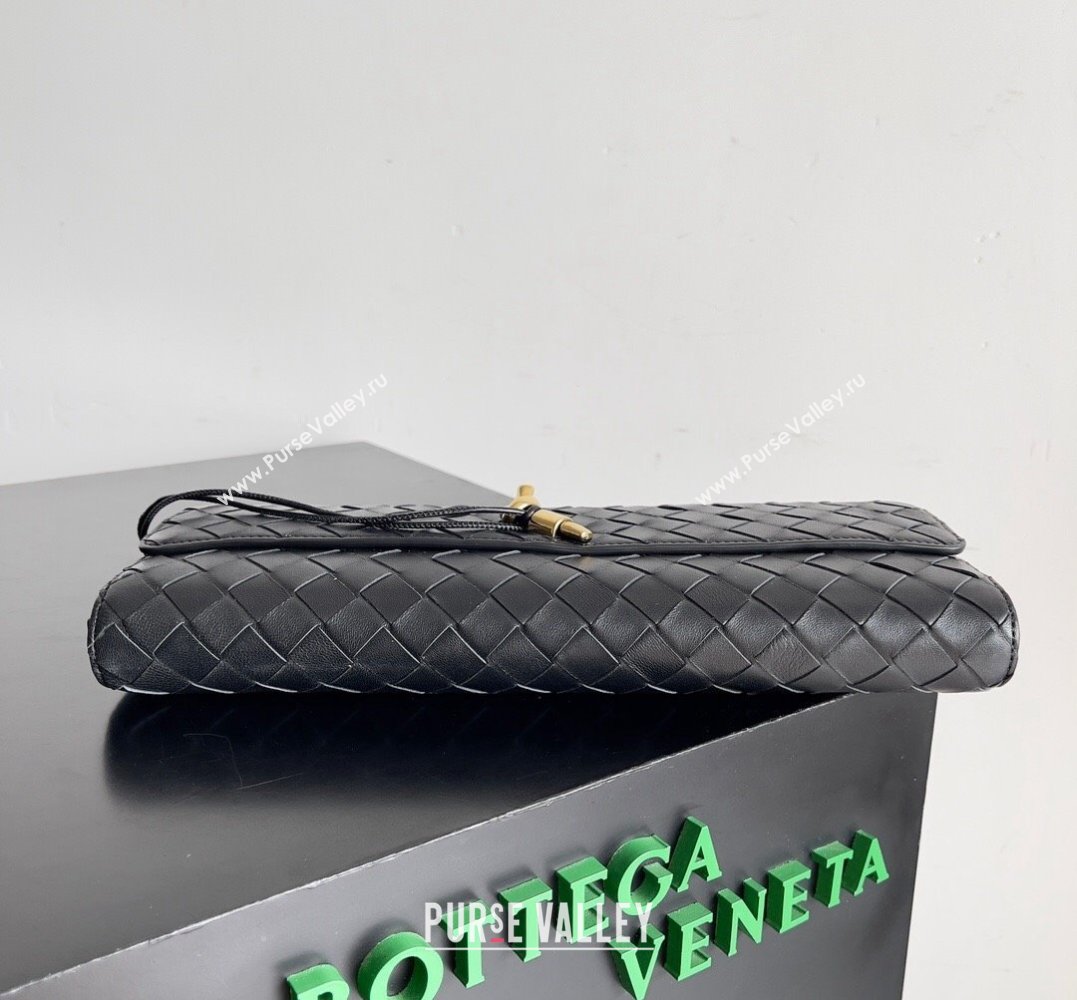 Bottega Veneta Long Clutch Andiamo With Handle Intrecciato leather bag Black with metallic knot closure 2024 (misu-23122028)