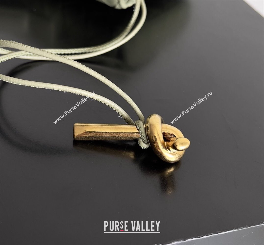 Bottega Veneta Long Clutch Andiamo With Handle Intrecciato leather bag TRAVERTINE with metallic knot closure 2024 (misu-23122029