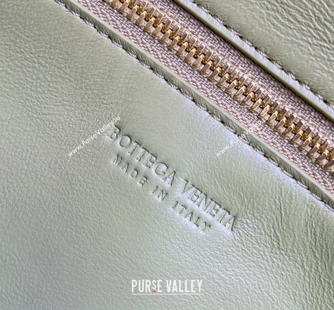 Bottega Veneta Long Clutch Andiamo With Handle Intrecciato leather bag TRAVERTINE with metallic knot closure 2024 (misu-23122029